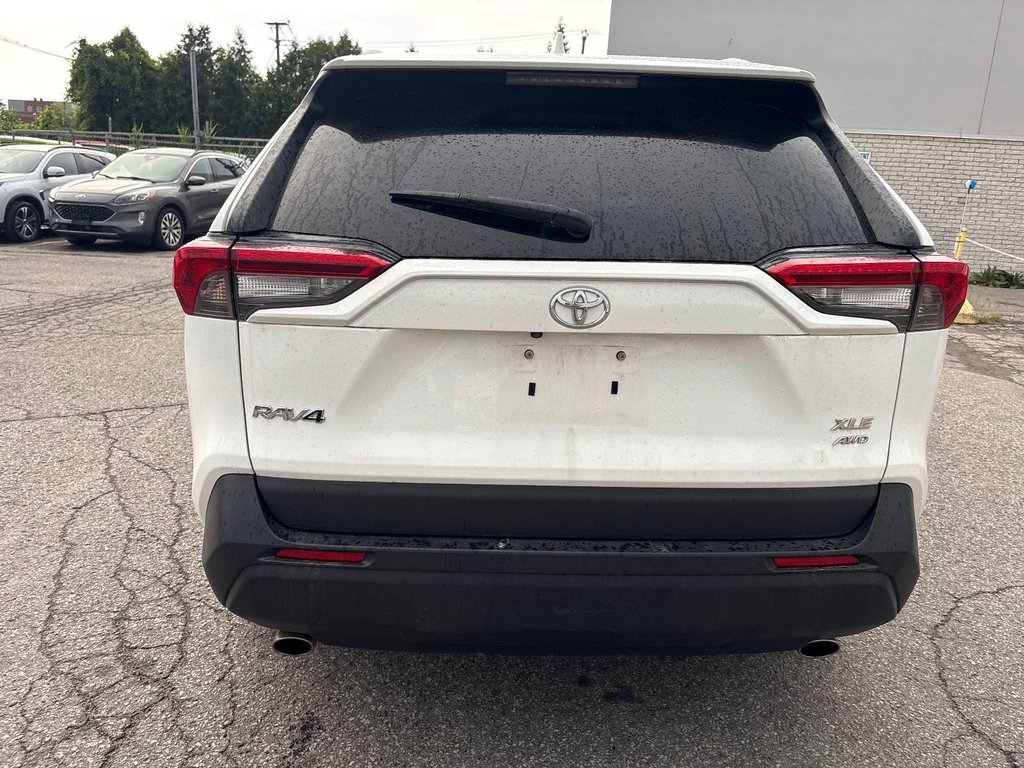 2021 Toyota RAV4 XLE in Pointe-Aux-Trembles, Quebec - 6 - w1024h768px