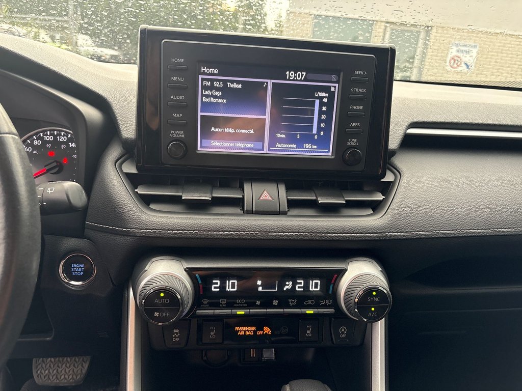 2021 Toyota RAV4 XLE in Pointe-Aux-Trembles, Quebec - 7 - w1024h768px