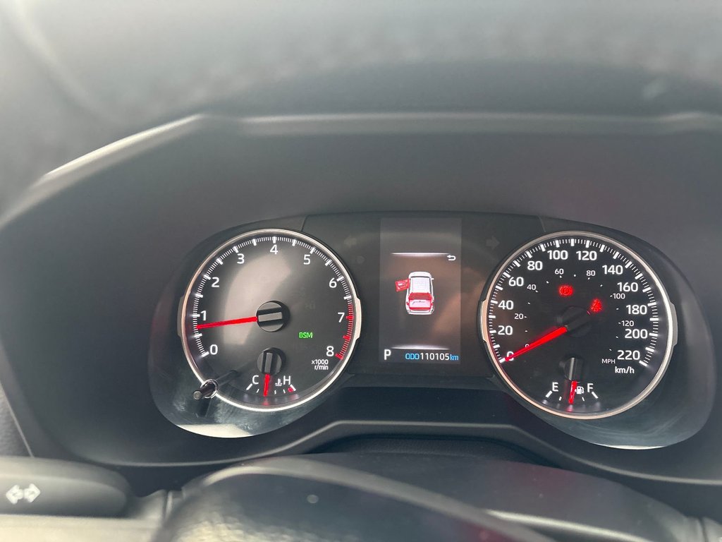 2021 Toyota RAV4 XLE in Pointe-Aux-Trembles, Quebec - 8 - w1024h768px