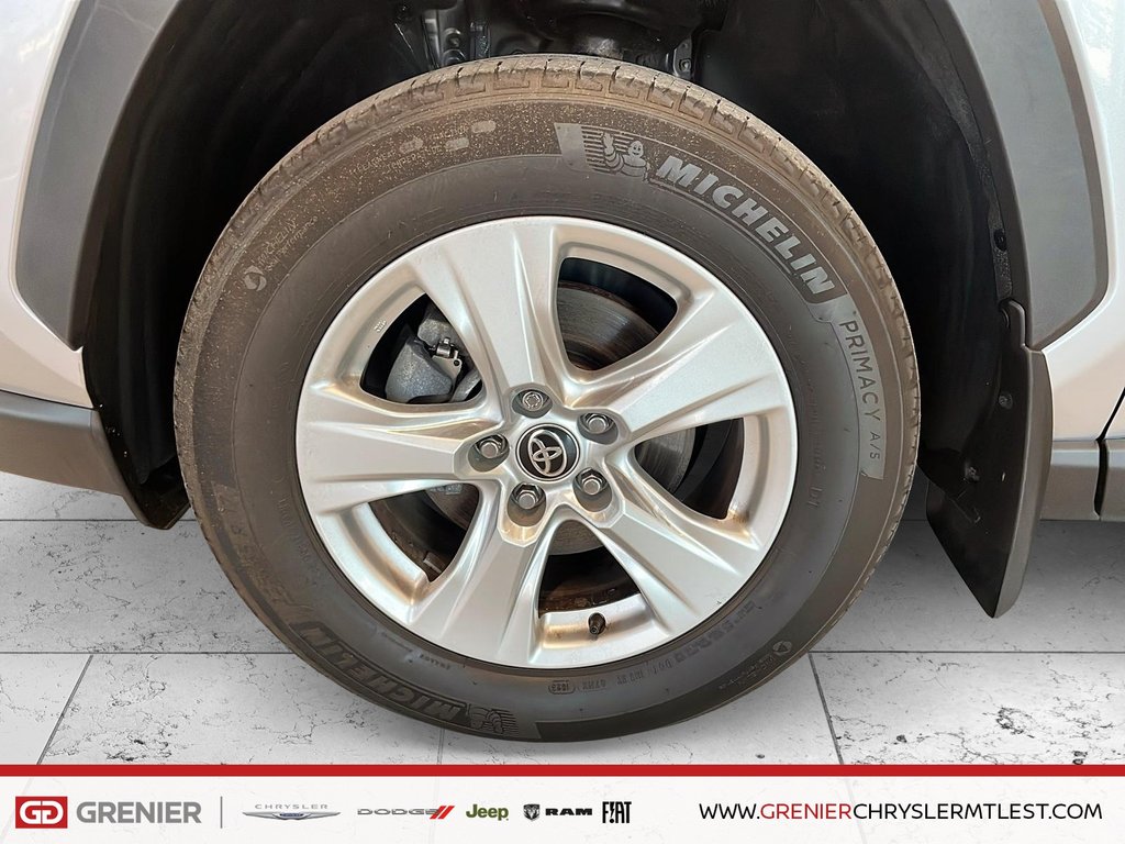 Toyota RAV4 LE + AWD + CARPLAY + GPS 2023 à Pointe-Aux-Trembles, Québec - 5 - w1024h768px