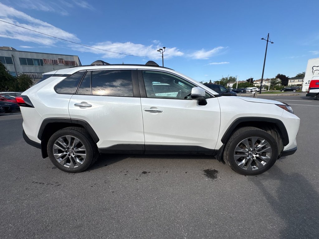 Toyota RAV4 Limited 2023 à Pointe-Aux-Trembles, Québec - 9 - w1024h768px