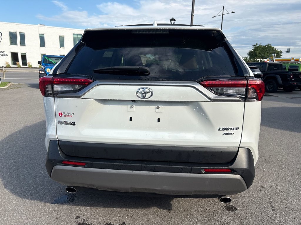 Toyota RAV4 Limited 2023 à Pointe-Aux-Trembles, Québec - 15 - w1024h768px