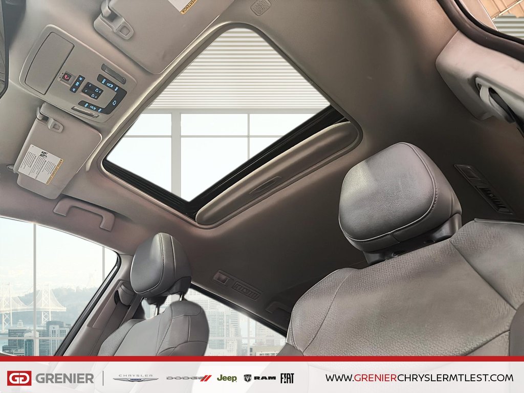 Toyota Sienna XLE HYBRIDE + CUIR + TOIT OUVRANT 2023 à Pointe-Aux-Trembles, Québec - 12 - w1024h768px