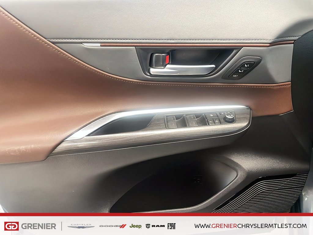 Toyota Venza HYBRIDE LE + AWD + CUIR + CARPLAY 2021 à Pointe-Aux-Trembles, Québec - 9 - w1024h768px