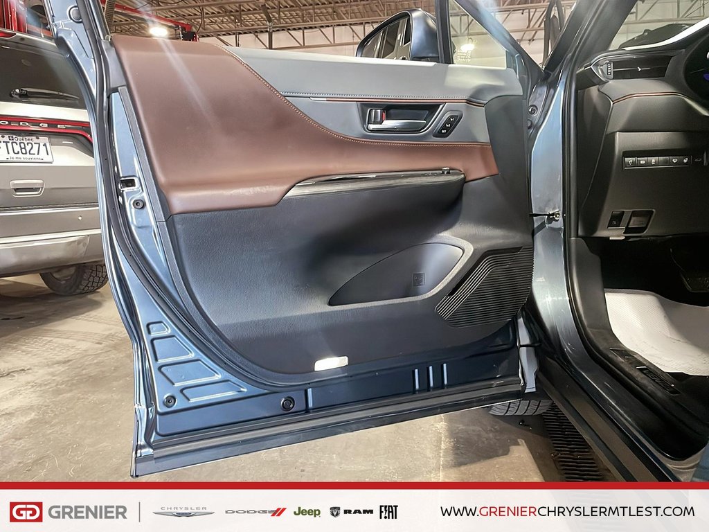 Toyota Venza HYBRIDE LE + AWD + CUIR + CARPLAY 2021 à Pointe-Aux-Trembles, Québec - 10 - w1024h768px