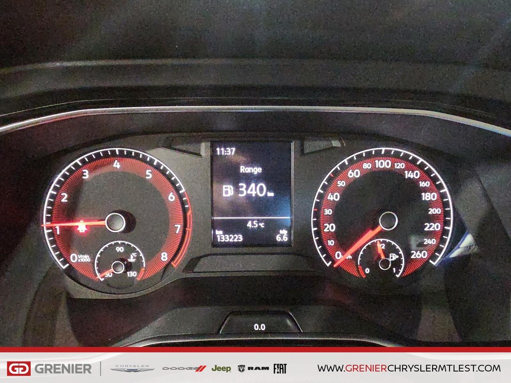 Volkswagen Jetta HIGHLINE + MANUELLE + TOIT OUVRANT 2019 à Pointe-Aux-Trembles, Québec - 10 - w1024h768px