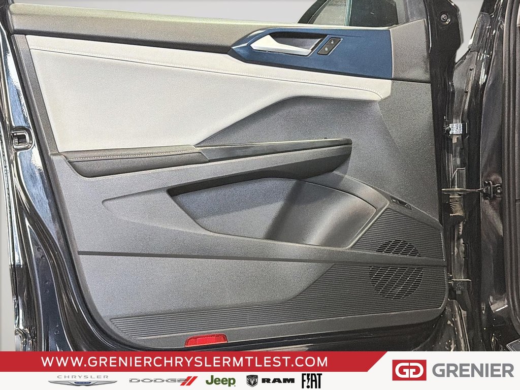 Volkswagen Taos COMFORTLINE + DEMARREUR A DISTANCE + CARPLAY 2024 à Pointe-Aux-Trembles, Québec - 8 - w1024h768px