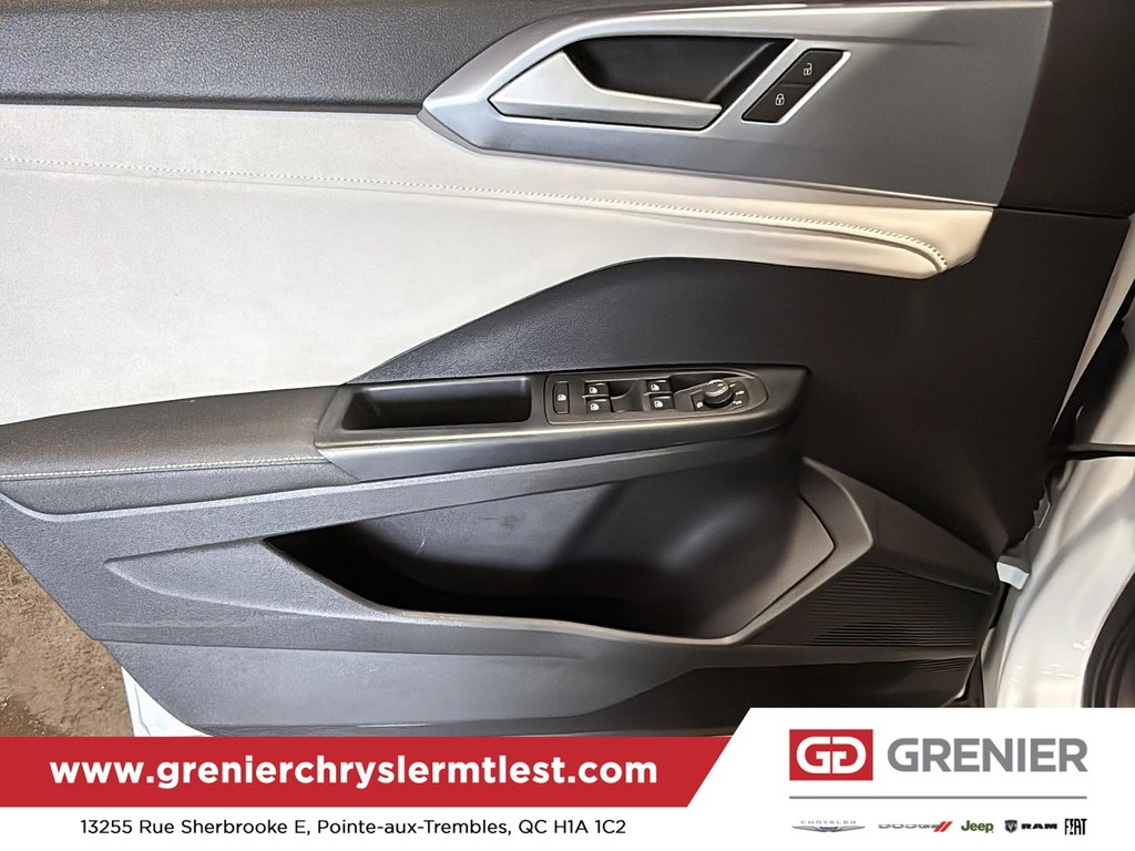 Volkswagen Taos Comfortline 2025 à Pointe-Aux-Trembles, Québec - 10 - w1024h768px