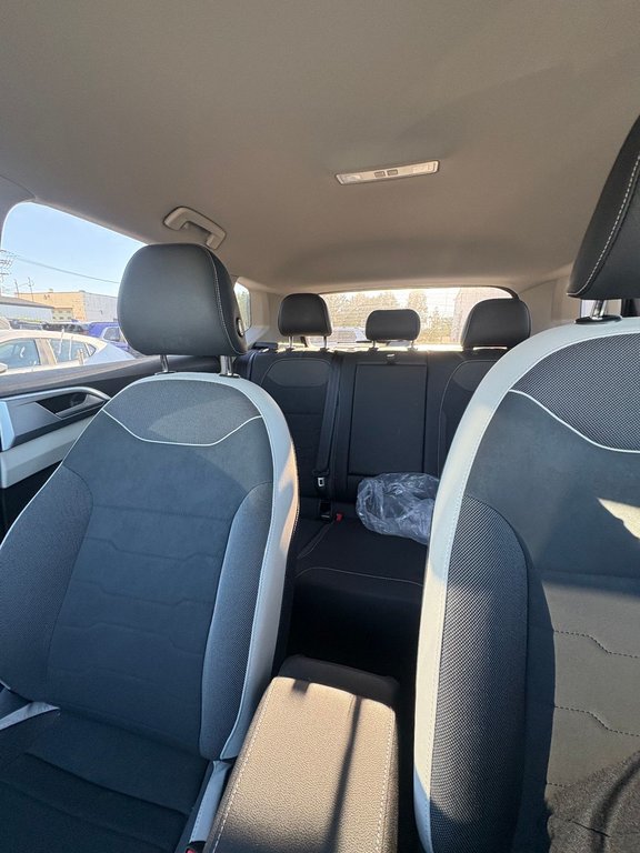 2025 Volkswagen Taos Comfortline in Pointe-Aux-Trembles, Quebec - 4 - w1024h768px