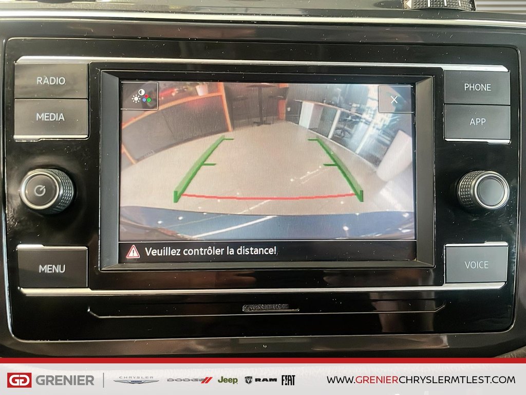 2020 Volkswagen Tiguan COMFORTLINE + AWD + CARPLAY in Pointe-Aux-Trembles, Quebec - 17 - w1024h768px