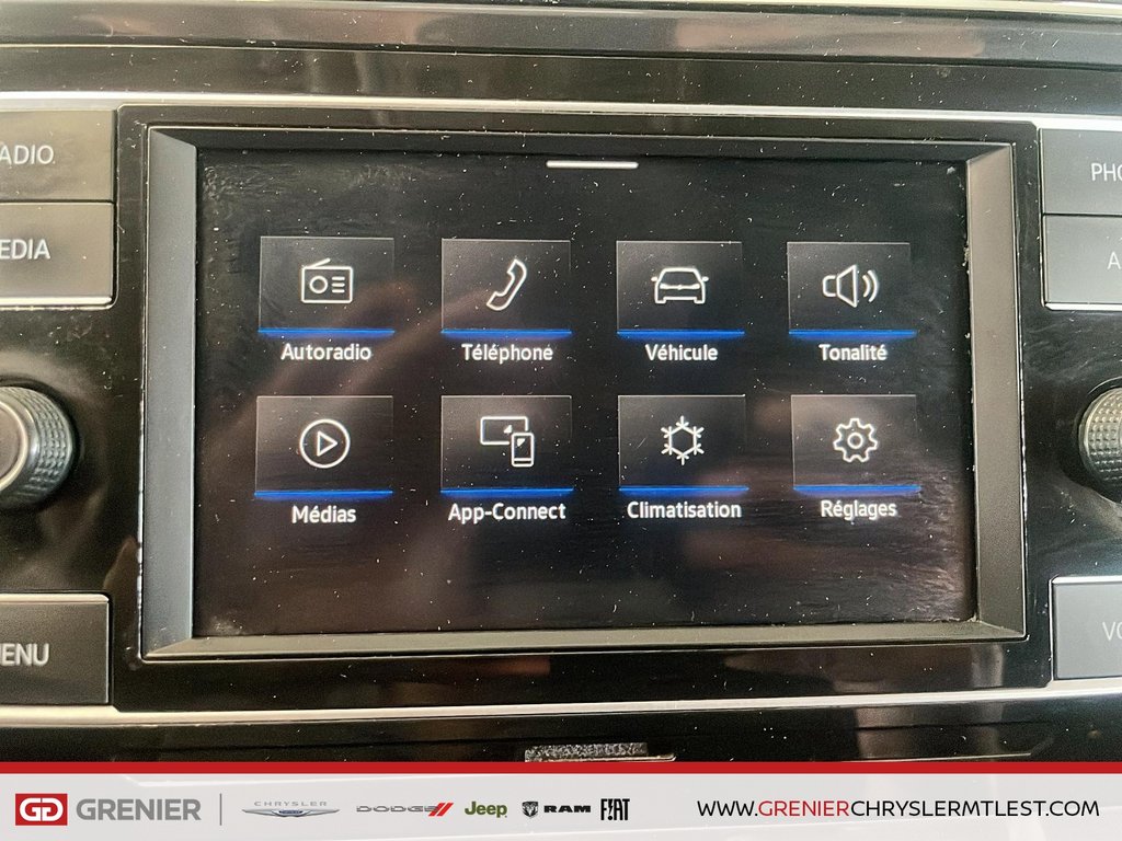 2020 Volkswagen Tiguan COMFORTLINE + AWD + CARPLAY in Pointe-Aux-Trembles, Quebec - 18 - w1024h768px