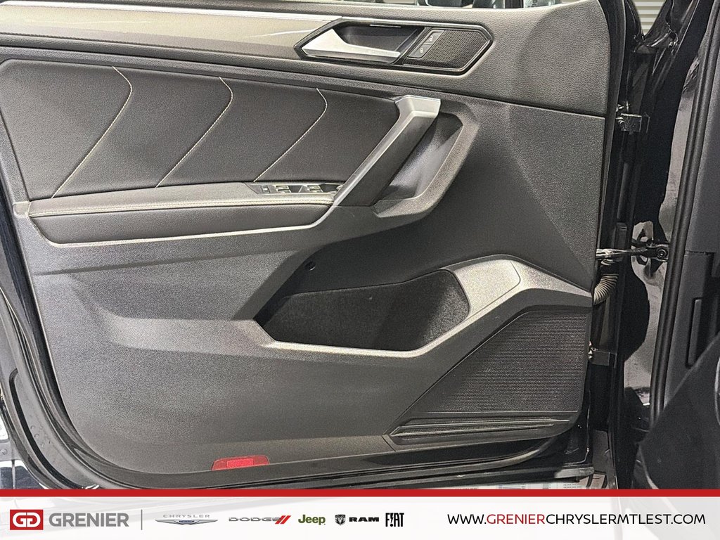 Volkswagen Tiguan COMFORTLINE R-LINE BLCAK EDITION + AWD + CUIR 2022 à Pointe-Aux-Trembles, Québec - 9 - w1024h768px