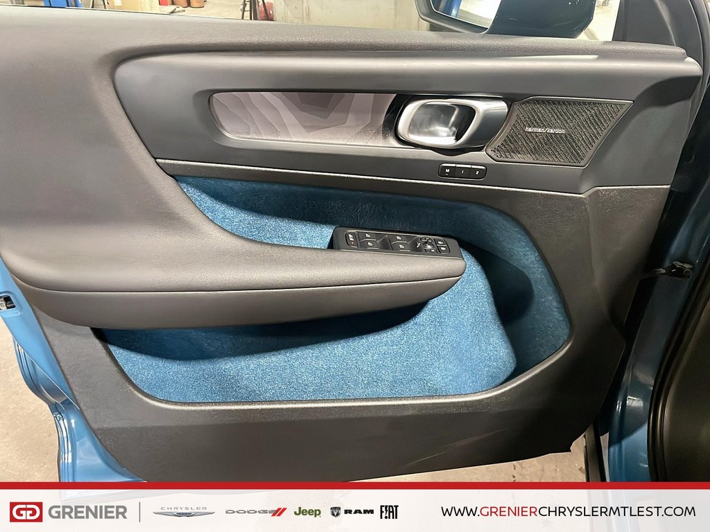 Volvo XC40 Recharge Pure Electric Ultimate 2024 à Pointe-Aux-Trembles, Québec - 10 - w1024h768px