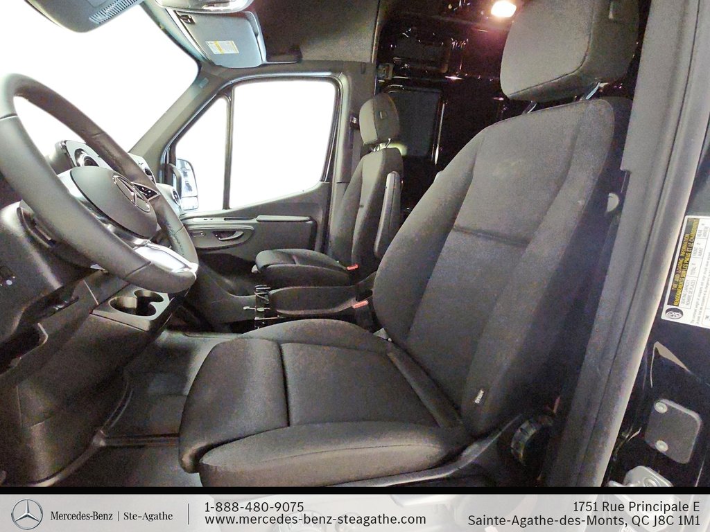 2026 Mercedes-Benz Sprinter 2500 170 Wheelbase High Roof AWD in Charlemagne, Quebec - 8 - w1024h768px