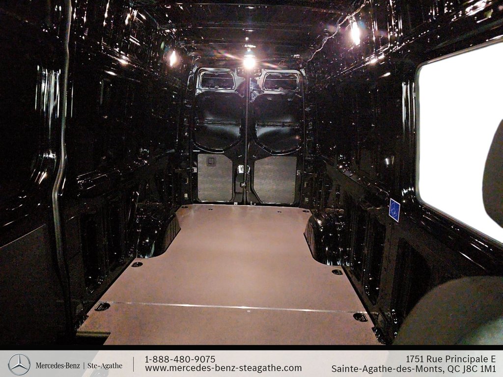 2026 Mercedes-Benz Sprinter 2500 170 Wheelbase High Roof AWD in Charlemagne, Quebec - 24 - w1024h768px