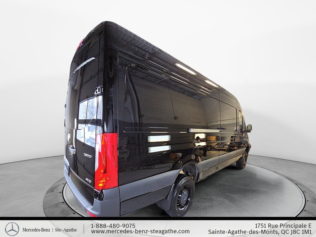 2026 Mercedes-Benz Sprinter 2500 170 Wheelbase High Roof AWD in Charlemagne, Quebec - 4 - w1024h768px