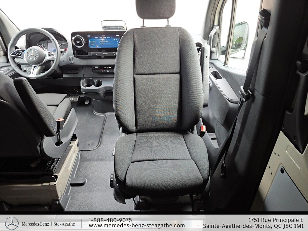 2026 Mercedes-Benz Sprinter 2500 170 Wheelbase High Roof AWD in Charlemagne, Quebec - 27 - w1024h768px