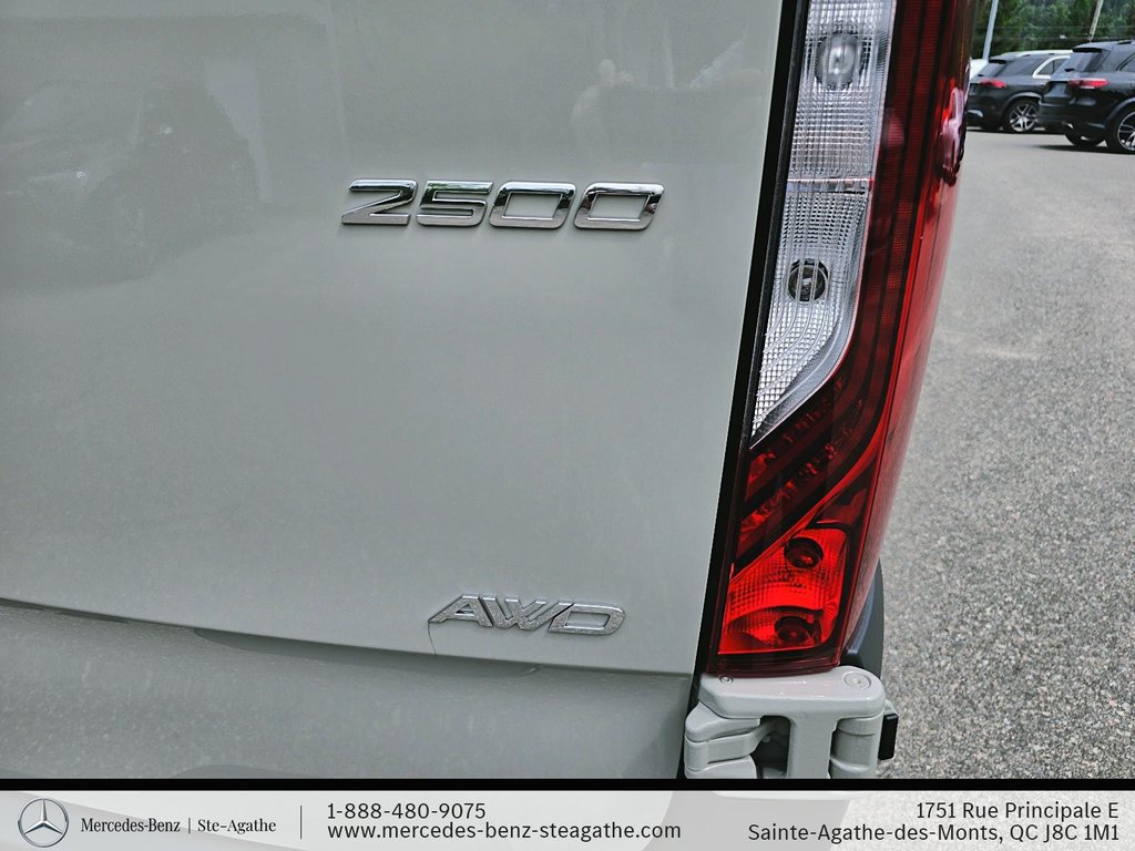 2026 Mercedes-Benz Sprinter 2500 170 Wheelbase High Roof AWD in Charlemagne, Quebec - 6 - w1024h768px