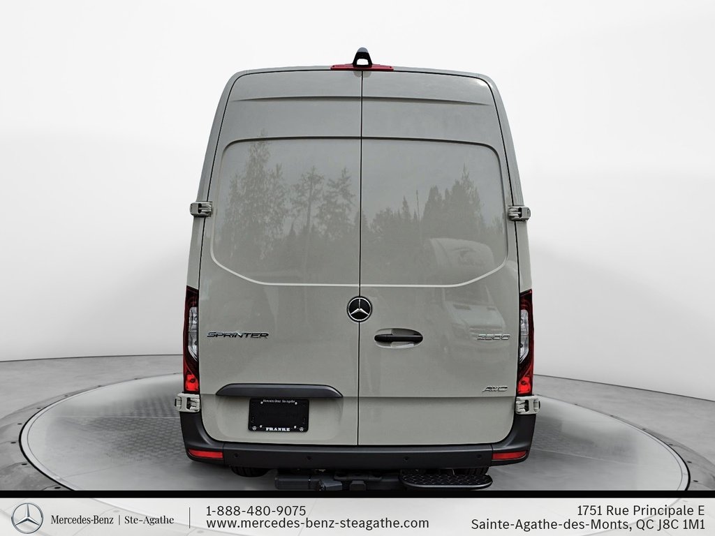 2026 Mercedes-Benz Sprinter 2500 170 Wheelbase High Roof AWD in Charlemagne, Quebec - 5 - w1024h768px