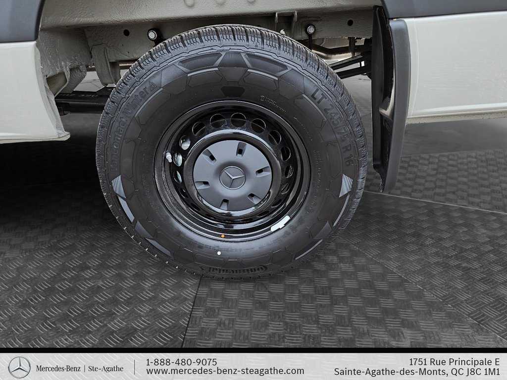 2026 Mercedes-Benz Sprinter 2500 170 Wheelbase High Roof AWD in Charlemagne, Quebec - 7 - w1024h768px