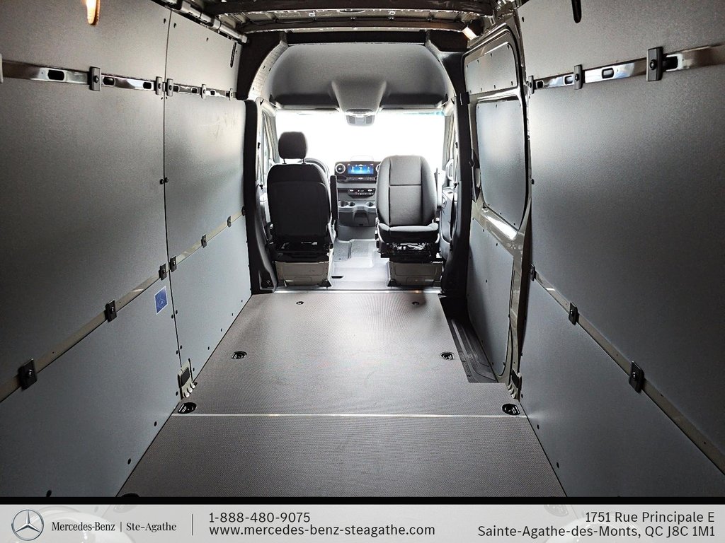 2026 Mercedes-Benz Sprinter 2500 170 Wheelbase High Roof AWD in Charlemagne, Quebec - 18 - w1024h768px