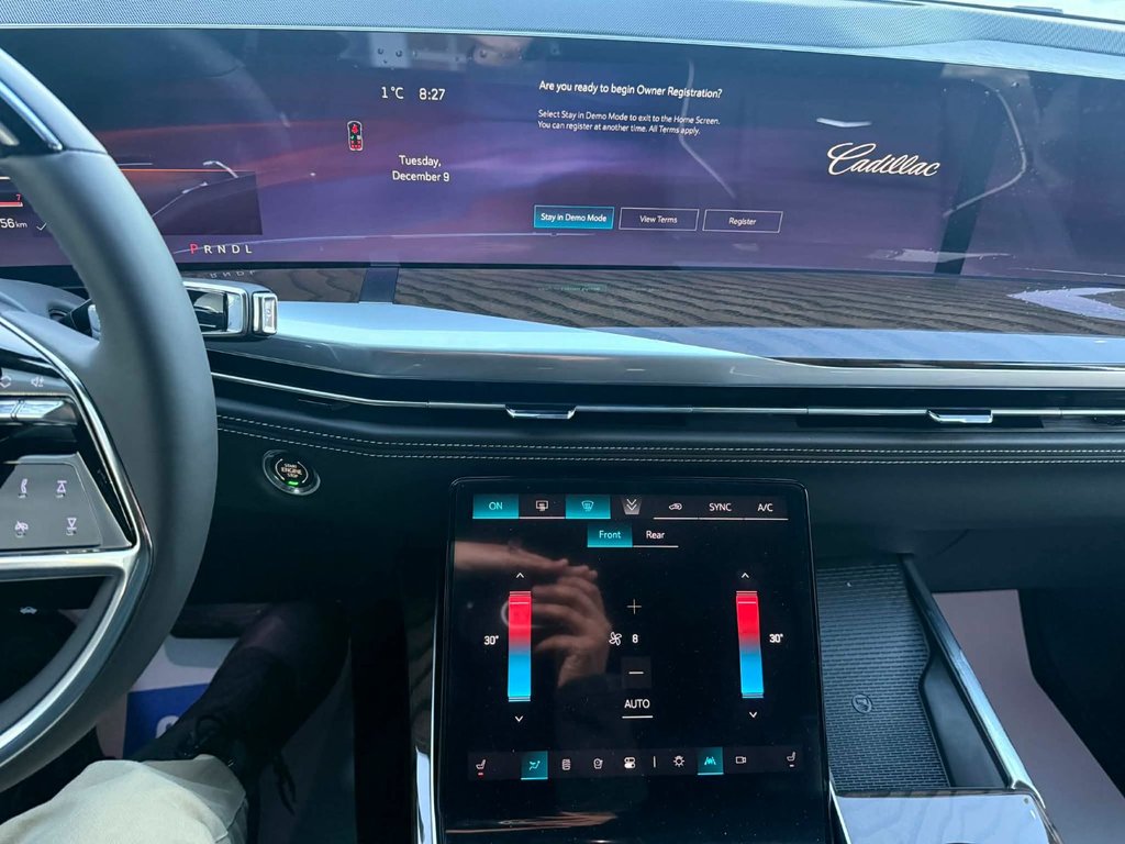 2026 Cadillac ESCALADE Platinum Sport in Edmundston, New Brunswick - 12 - w1024h768px