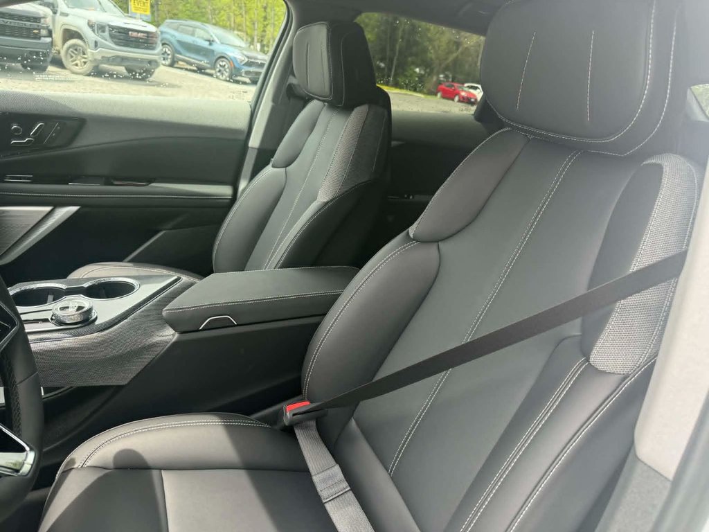 2026 Cadillac Optiq Sport in Edmundston, New Brunswick - 8 - w1024h768px