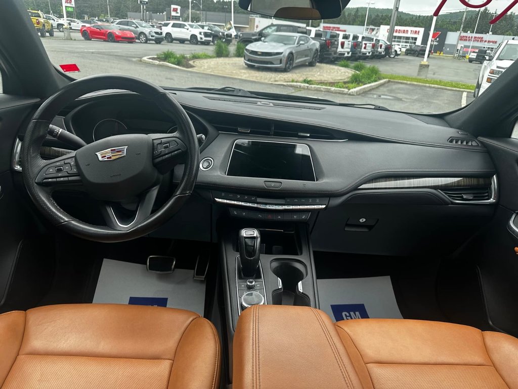 2019  XT4 AWD Sport in Edmundston, New Brunswick - 8 - w1024h768px