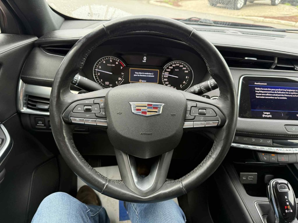 2020 Cadillac XT4 AWD Premium Luxury in Edmundston, New Brunswick - 9 - w1024h768px