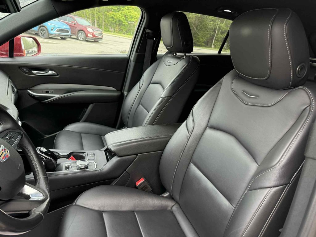 2020 Cadillac XT4 AWD Premium Luxury in Edmundston, New Brunswick - 13 - w1024h768px