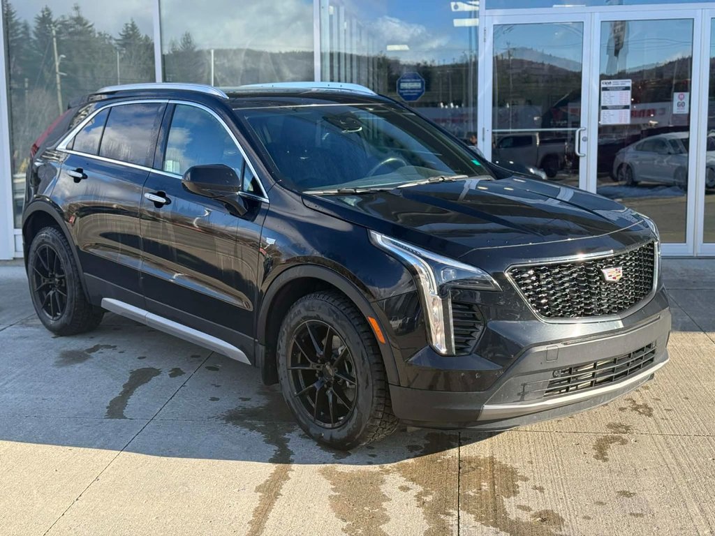 2020 Cadillac XT4 AWD Premium Luxury in Edmundston, New Brunswick - 2 - w1024h768px