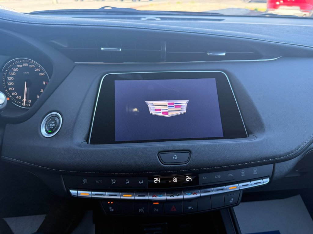 2022 Cadillac XT4 AWD Premium Luxury in Edmundston, New Brunswick - 13 - w1024h768px