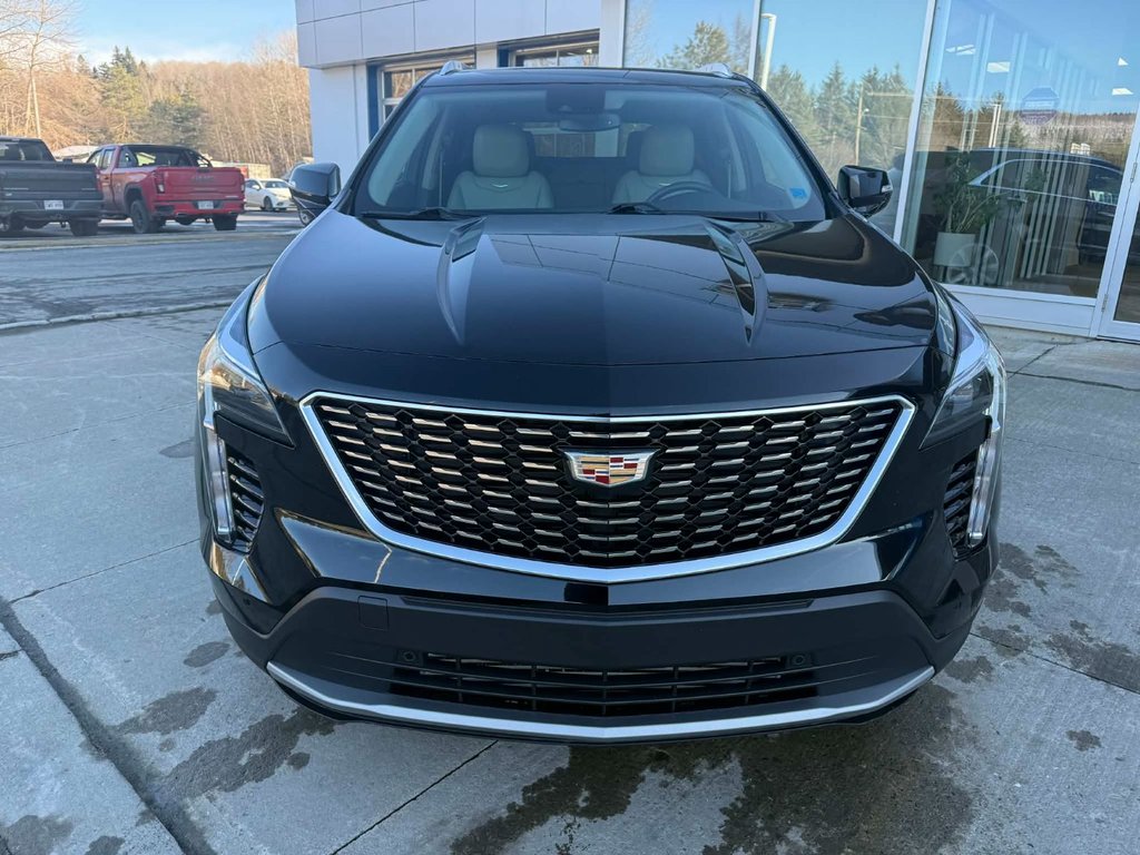 2023 Cadillac XT4 AWD Premium Luxury in Edmundston, New Brunswick - 3 - w1024h768px