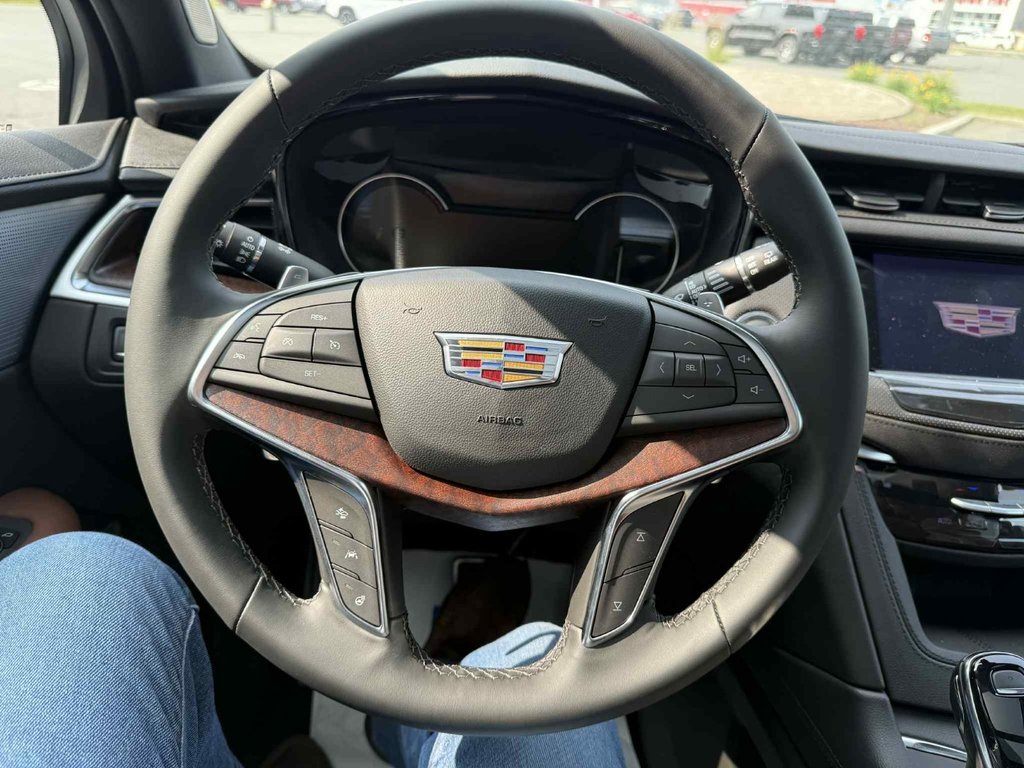Cadillac XT5 Sport 2025 à Edmundston, Nouveau-Brunswick - 9 - w1024h768px