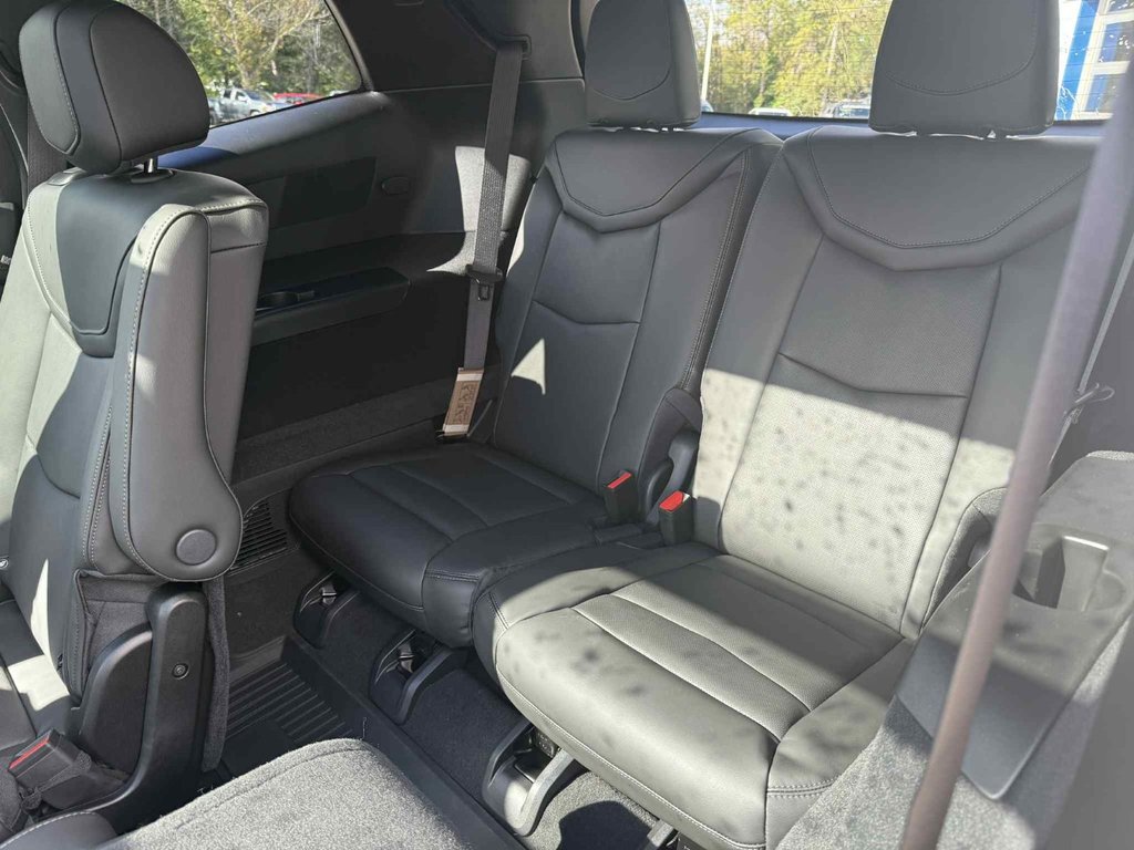 2025 Cadillac XT6 Sport in Edmundston, New Brunswick - 17 - w1024h768px