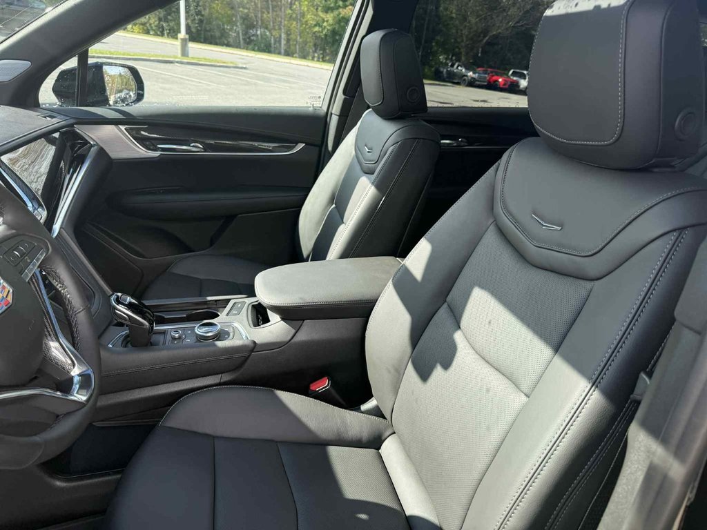 2025 Cadillac XT6 Sport in Edmundston, New Brunswick - 12 - w1024h768px