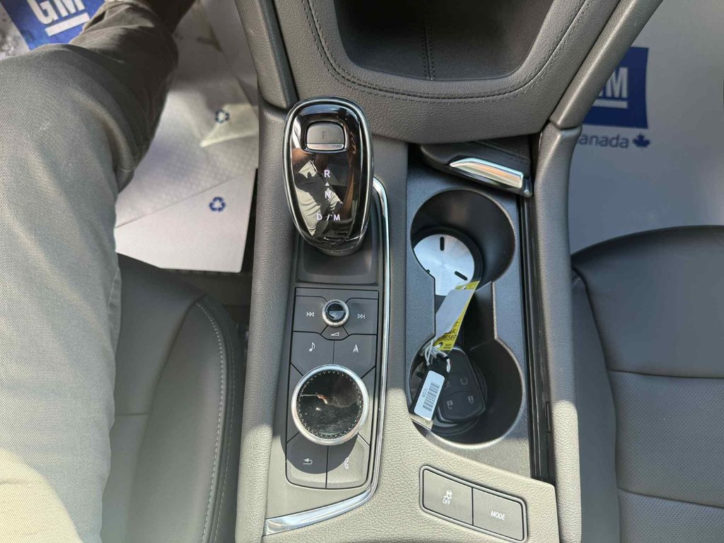 2025 Cadillac XT6 Sport in Edmundston, New Brunswick - 10 - w1024h768px