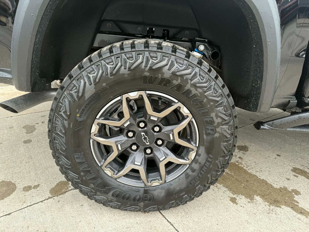 2026 Chevrolet Colorado ZR2 in Edmundston, New Brunswick - 14 - w1024h768px