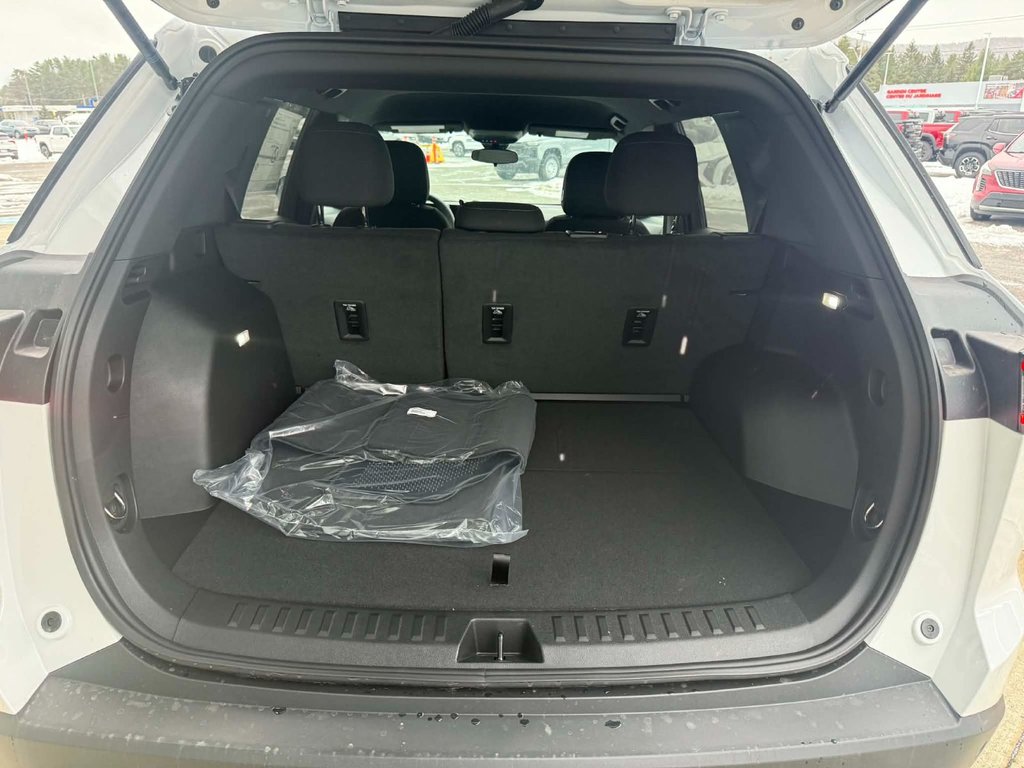 2026 Chevrolet Equinox LT in Edmundston, New Brunswick - 7 - w1024h768px
