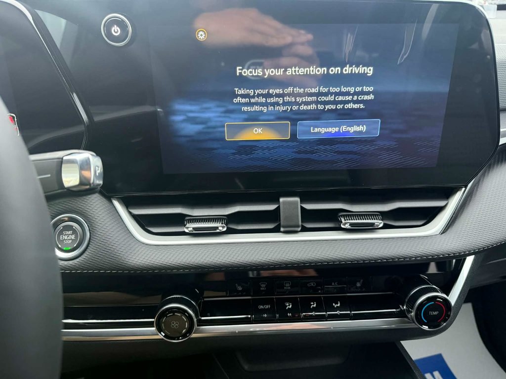 2026 Chevrolet Equinox LT in Edmundston, New Brunswick - 8 - w1024h768px