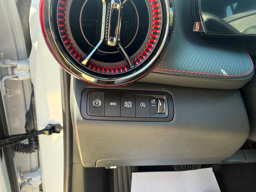 2027 Chevrolet Equinox RS in Edmundston, New Brunswick - 15 - w1024h768px