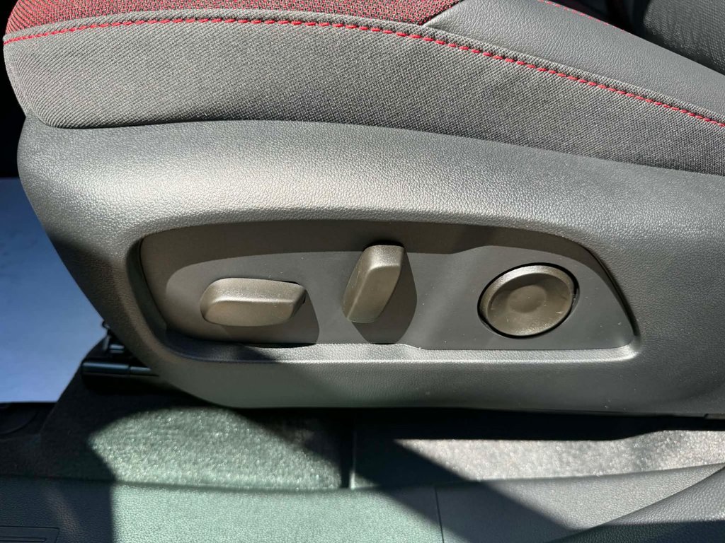 2027 Chevrolet Equinox RS in Edmundston, New Brunswick - 20 - w1024h768px