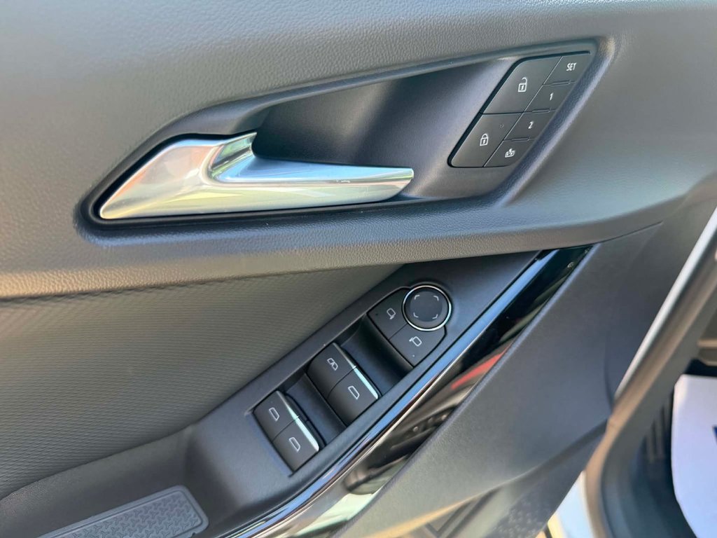 2027 Chevrolet Equinox RS in Edmundston, New Brunswick - 11 - w1024h768px