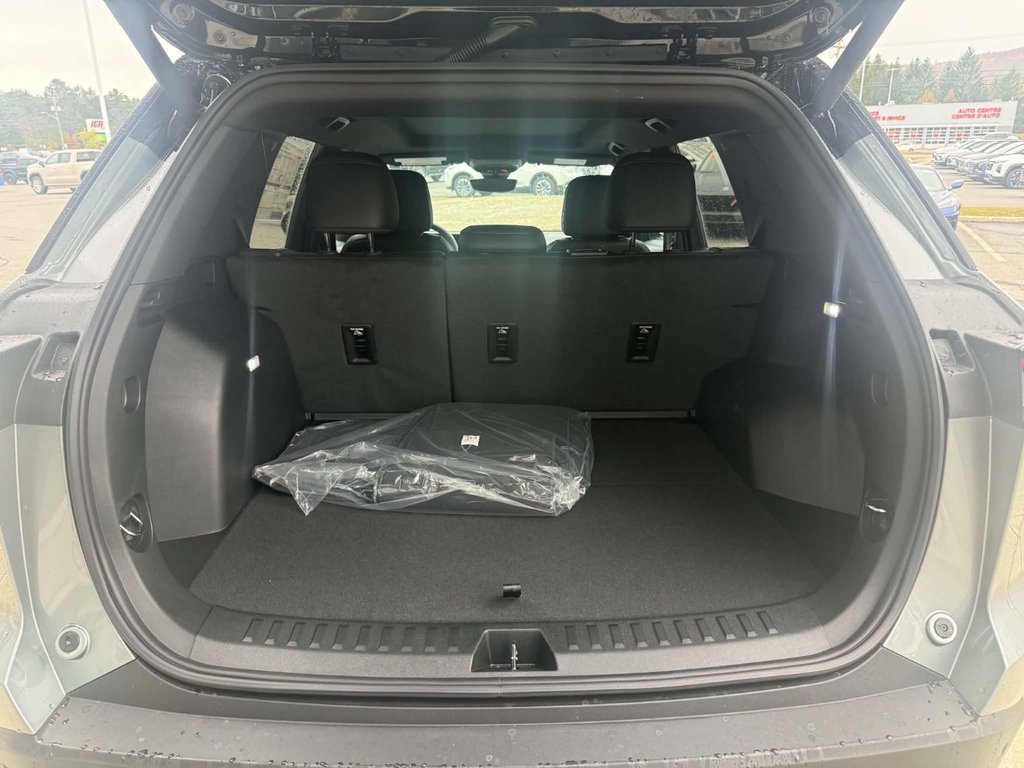 2027 Chevrolet Equinox RS in Edmundston, New Brunswick - 7 - w1024h768px