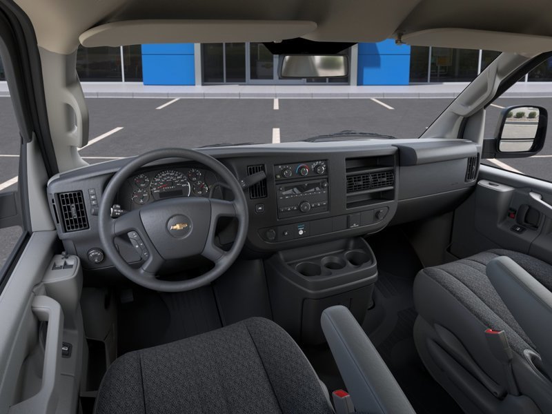 Chevrolet Express Cargo 2500 WT 155'' 2026 à Edmundston, Nouveau-Brunswick - 5 - w1024h768px