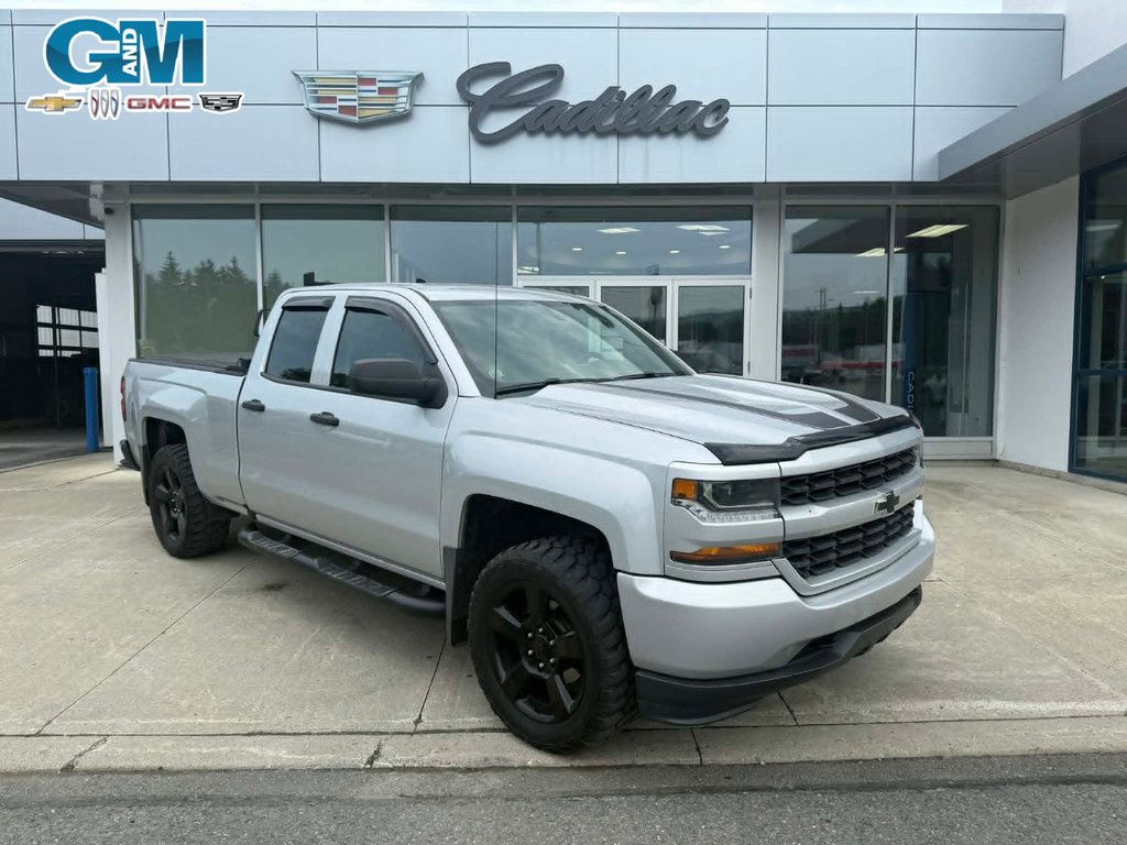 2017 Chevrolet Silverado 1500 Custom in Edmundston, New Brunswick - 1 - w1024h768px
