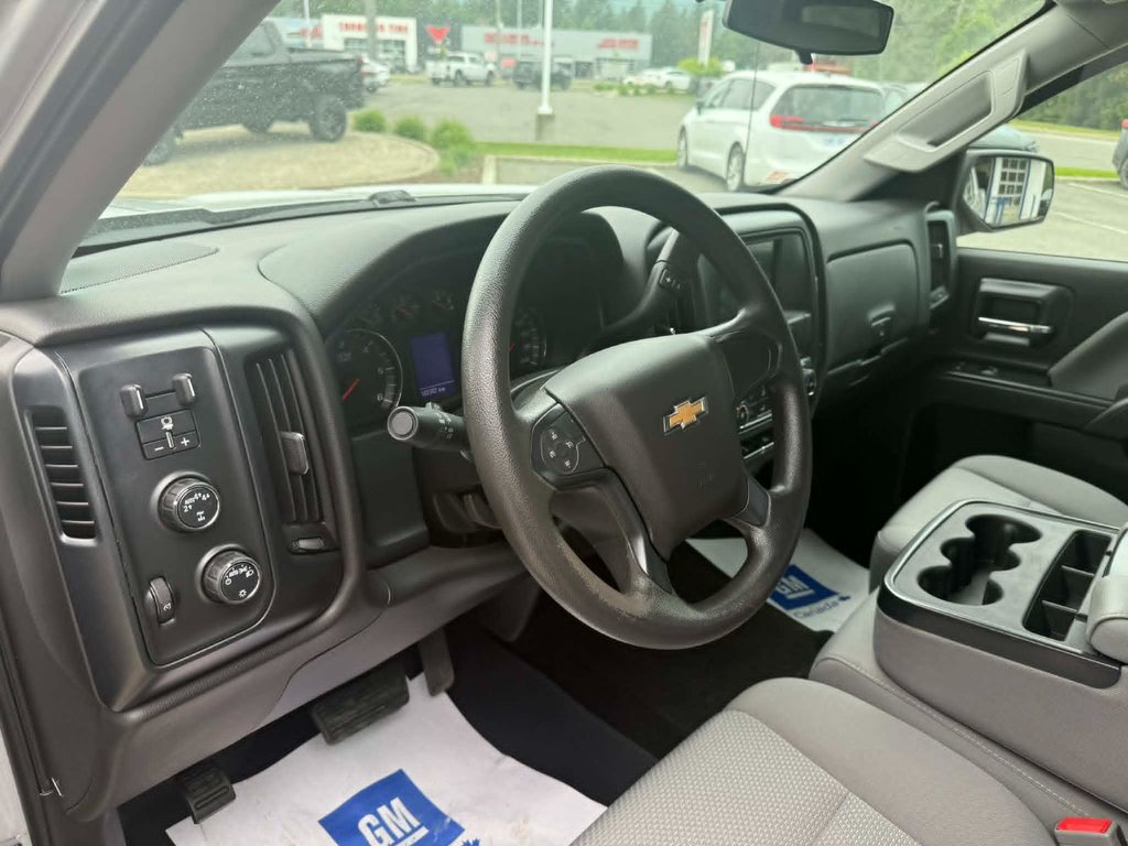 2017 Chevrolet Silverado 1500 Custom in Edmundston, New Brunswick - 14 - w1024h768px