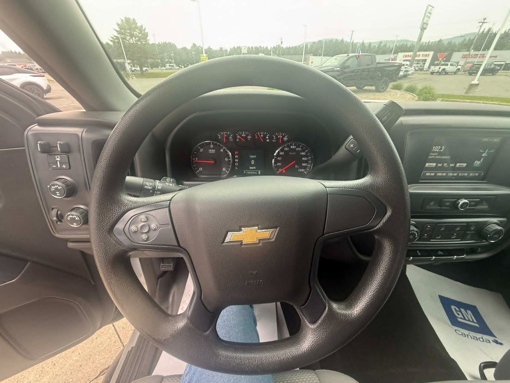 2017 Chevrolet Silverado 1500 Custom in Edmundston, New Brunswick - 15 - w1024h768px