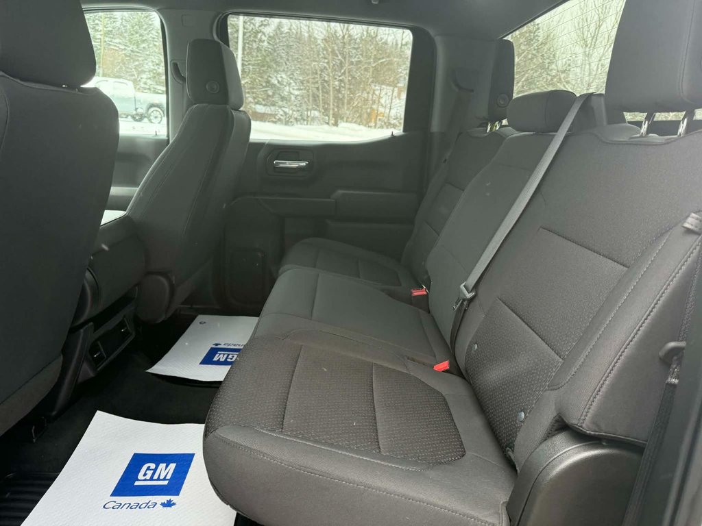 Chevrolet Silverado 1500 Custom 2021 à Edmundston, Nouveau-Brunswick - 16 - w1024h768px