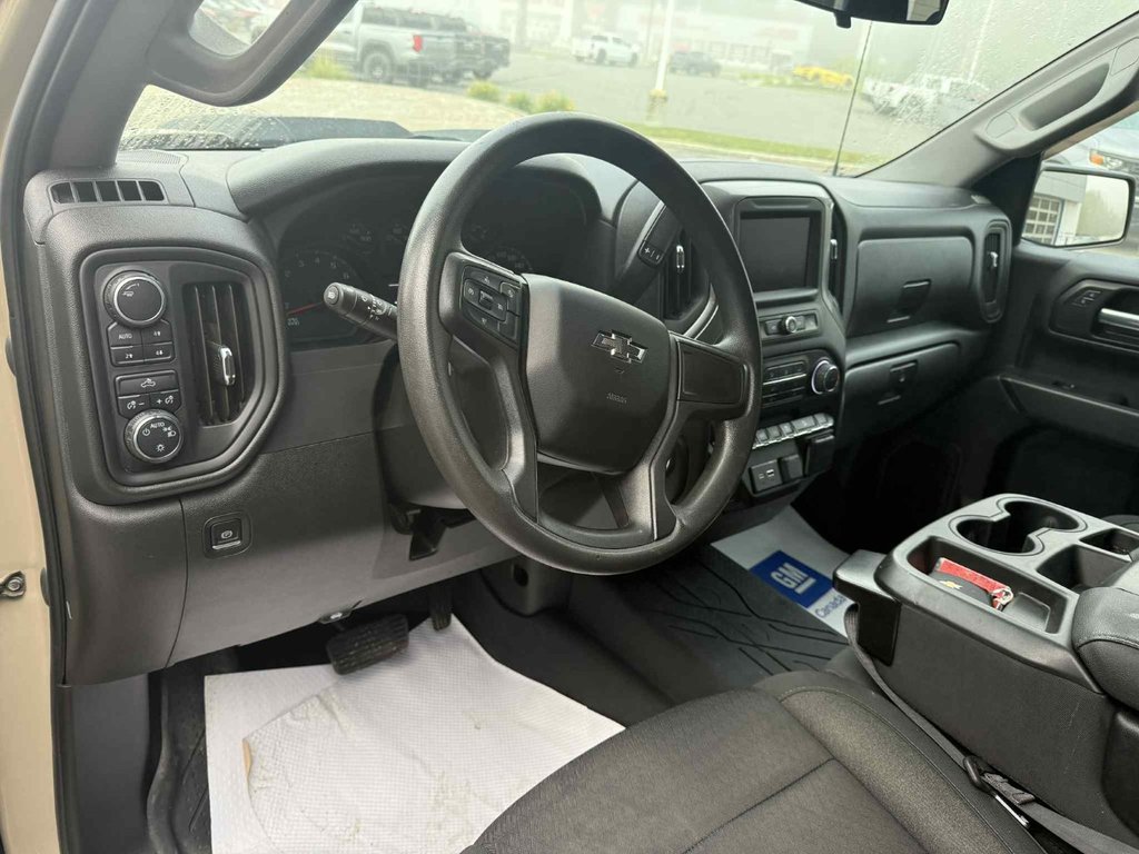 Chevrolet Silverado 1500 Custom Trail Boss 2022 à Edmundston, Nouveau-Brunswick - 16 - w1024h768px